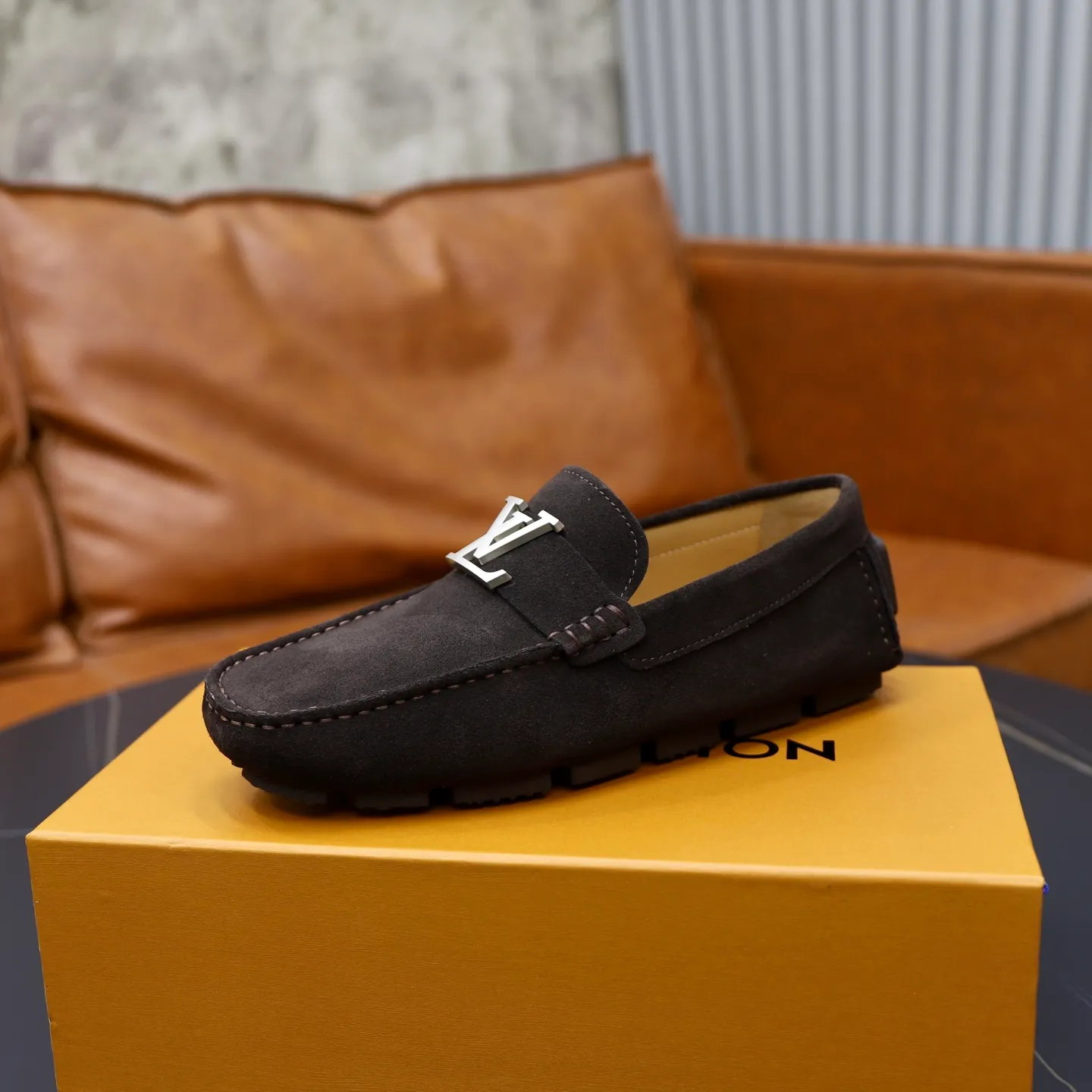 Ex-factory price: 480💰【LV】Louis Vuitton ⚠️High-end men’s driving and pedal series ⚠️38-44 (customized for 45) ⚠️All original cowhide leather! Thick and soft! Made entirely of calfskin lining! Rubber sheet anti-slip beanie sole! Three-dimensional package technology! Fashionable and classic! Handicrafts! Original high quality! Feel free to compare!